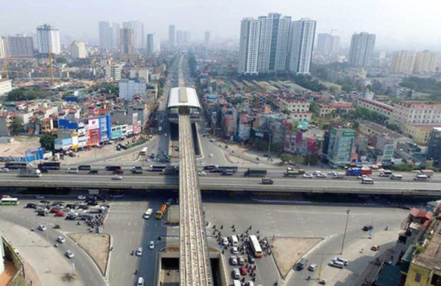 Cơ sở hạ tầng ổn định, một số công trình lớn phục vụ nhu cầu của cư dân cũng đã đi vào hoạt động. Tốc độ tăng trưởng kinh tế và đô thị nhanh tại quận Thanh Xuân
