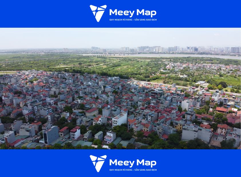 Đây là hai tuyến đường ngoài đê chạy gần song song qua khu vực Thạch Cầu