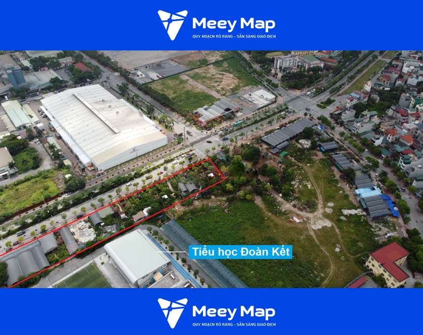 Khu đất kết thúc ở phía sau trường Tiểu học Đoàn Kết, tiếp giáp với khu đất thu hồi làm đường Huỳnh Tấn Phát kéo dài