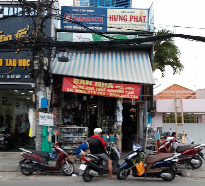 Cua Hang Dien Nuoc Hung