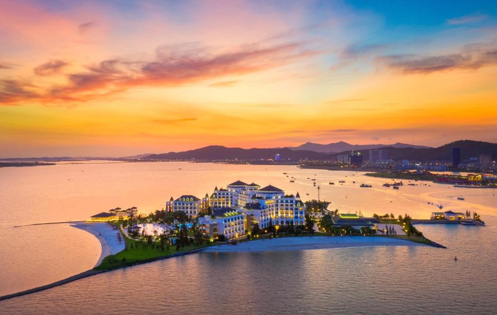 Vinpearl Resort & Spa Ha Long, Hạ Long – Cập nhật Giá năm 2023