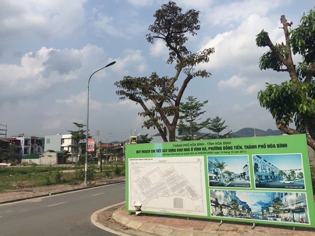 Dự án Khu nhà ở Vĩnh Hà (Hòa Bình): Vi phạm quy hoạch được duyệt, chậm công khai thông tin dự án Dự án Khu nhà ở Vĩnh Hà (Hòa Bình): Vi phạm quy hoạch được duyệt, chậm công khai thông tin dự án