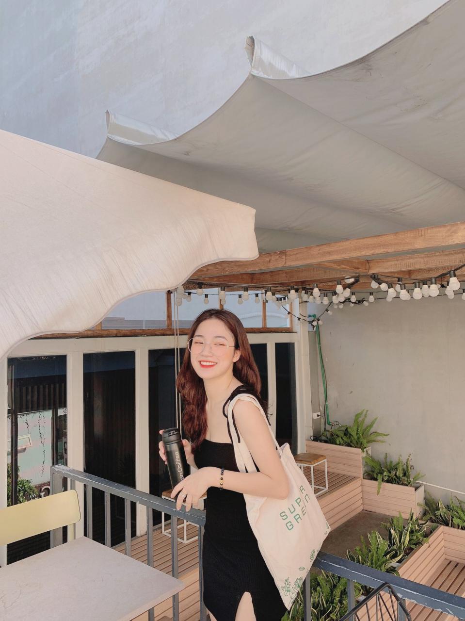 quan-cafe-nga-tu-so-4