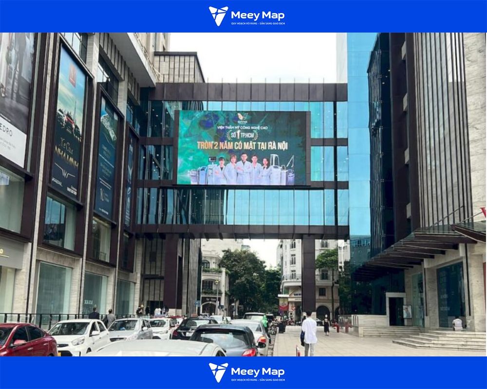 Khuôn viên Vincom Bà Triệu rộng rãi và hiện đại Khuôn viên Vincom Bà Triệu rộng rãi và hiện đại