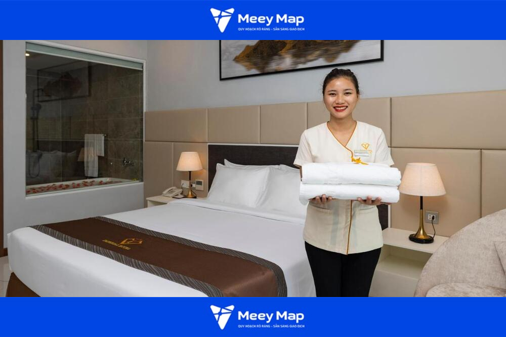 Nhìn chung, nhân viên tại khách sạn Imperial được đánh giá là thân thiện và nhiệt tình Nhìn chung, nhân viên tại khách sạn Imperial được đánh giá là thân thiện và nhiệt tình