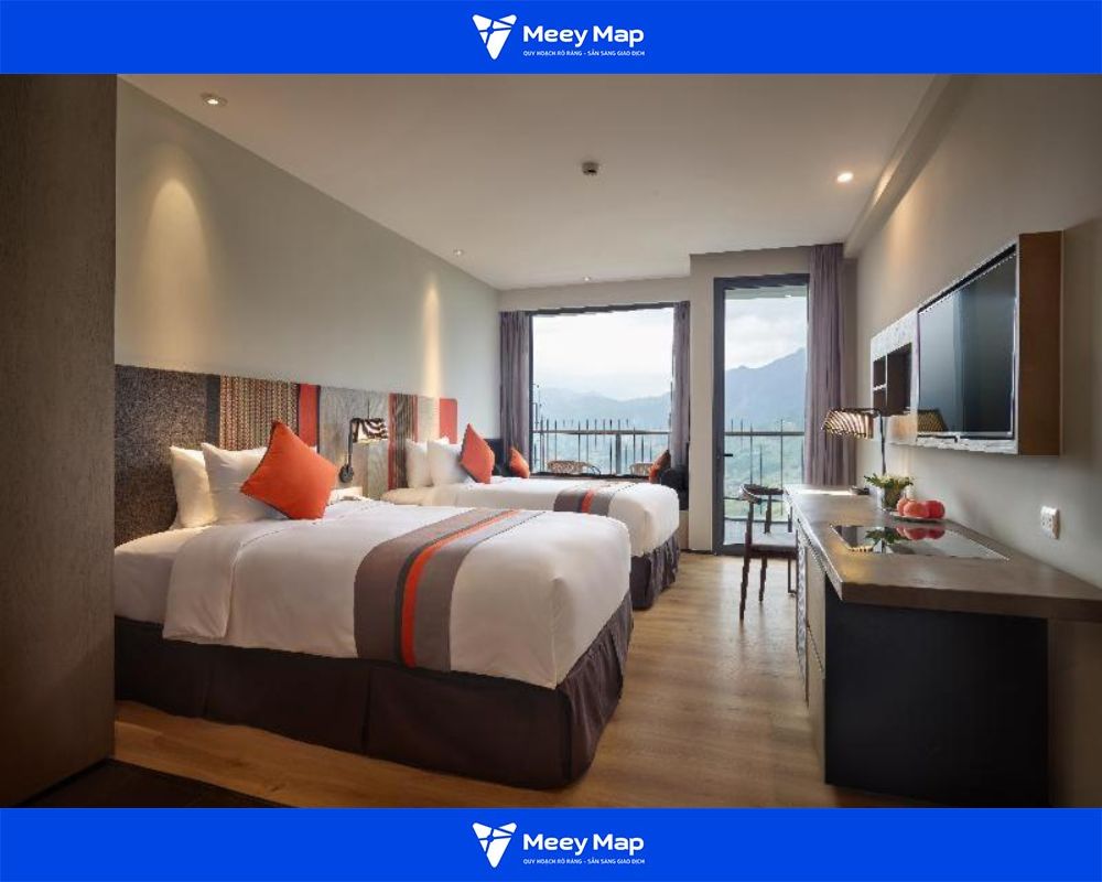 Phòng nghỉ view núi rừng có ban công Phòng nghỉ view núi rừng có ban công