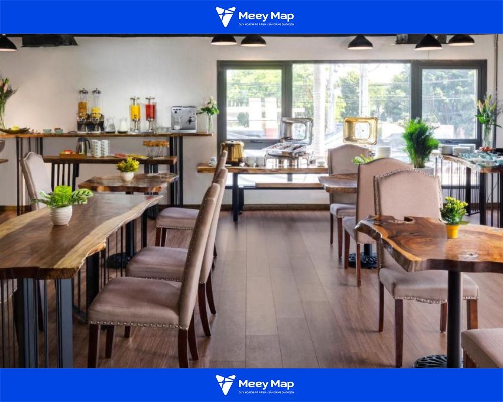 Không gian của khách sạn được đánh giá là thoáng mát và gần gũi Không gian của khách sạn được đánh giá là thoáng mát và gần gũi