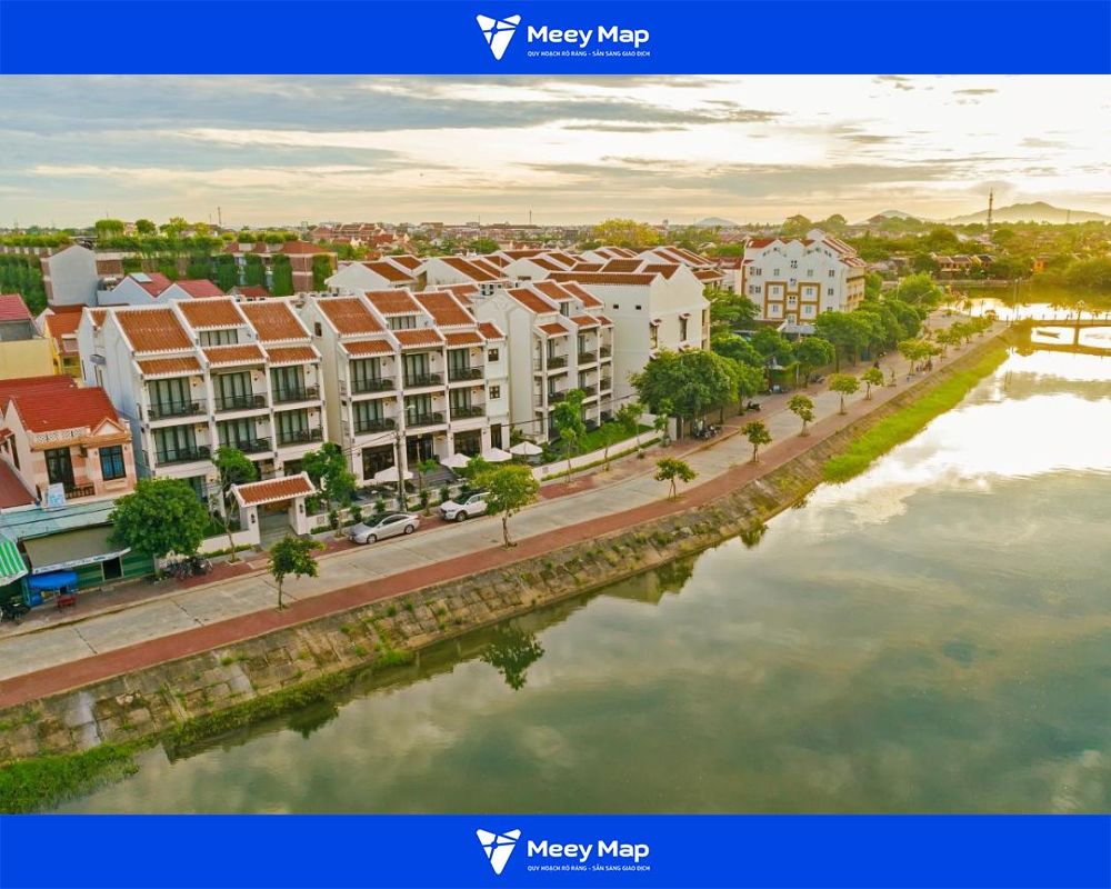 Khách sạn nằm trên đường Nguyễn Du, trục đường lớn chạy dọc sông Hoài xinh đẹp Khách sạn nằm trên đường Nguyễn Du, trục đường lớn chạy dọc sông Hoài xinh đẹp