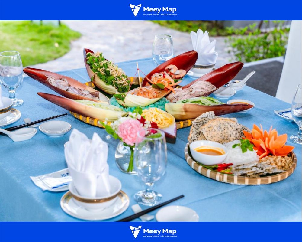 Nhà hàng trong khách sạn phục vụ các món ăn Việt Nam thơm ngon Nhà hàng trong khách sạn phục vụ các món ăn Việt Nam thơm ngon