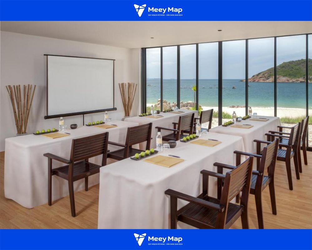 Phòng họp được thiết kế riêng, đa dạng hình thức và sức chứa rộng Phòng họp được thiết kế riêng, đa dạng hình thức và sức chứa rộng