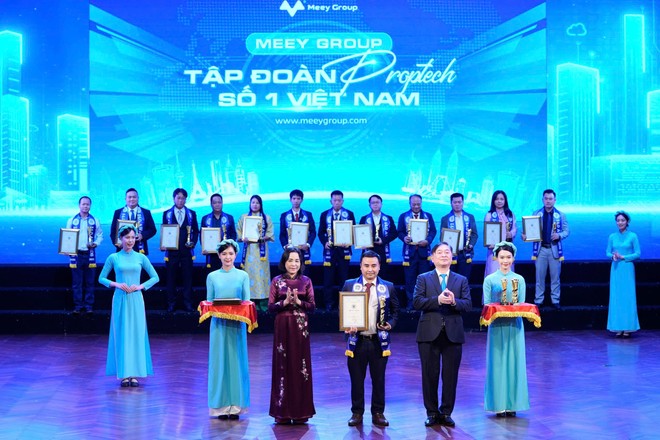 Meey Group nhận “cúp đúp” giải thưởng tại I4.0 Awards 1 Meey Group lần thứ 3 liên tiếp được vinh danh tại Top Công nghiệp 4.0 Việt Nam