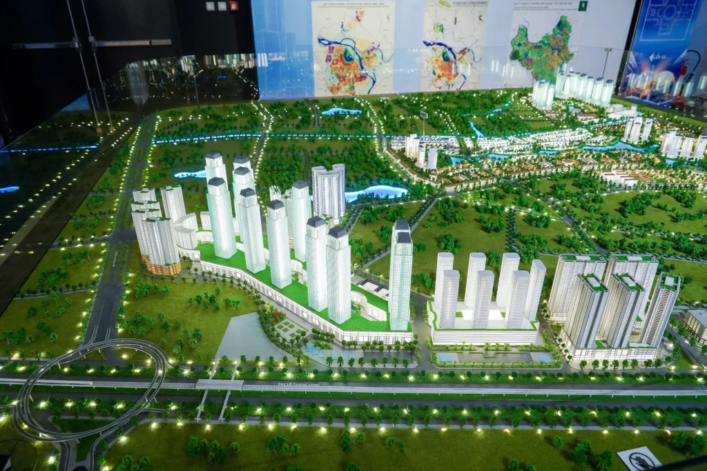 Thành phố đặt mục tiêu tăng trưởng GRDP bình quân trên 11%/năm, quy mô GRDP đạt khoảng 200 tỷ USD vào năm 2035 và khoảng 640 tỷ USD vào năm 2045; tầm nhìn 100 năm, Hà Nội hướng tới trở thành thành phố toàn cầu “Văn hiến - Thông minh - Sáng tạo - Sinh thái”, thuộc nhóm các thủ đô có chất lượng sống và hạnh phúc cao nhất thế giới. Ảnh: Nguyễn Thắng.